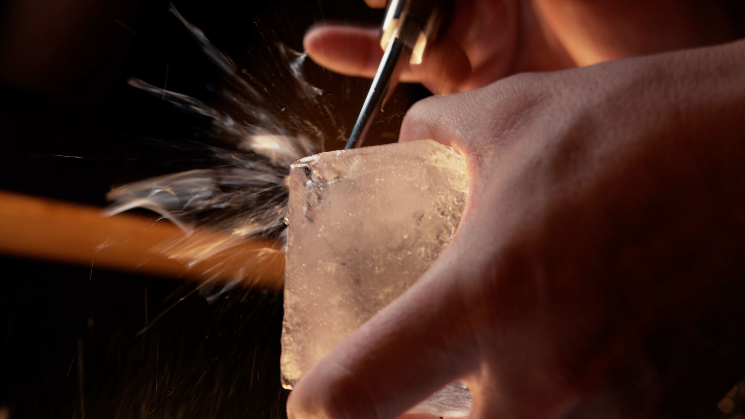 Perfect Whiskey on the Rocks [4K ASMR]. Music Bar NIGHTFLY